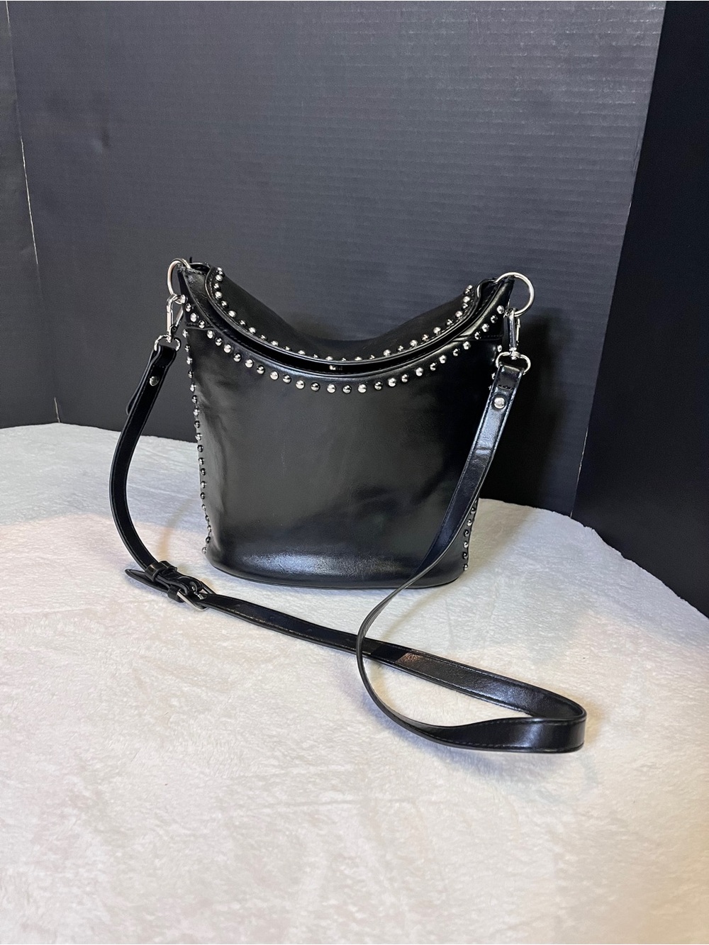 Zara Black Vegan Leather Retro Style Bucket Bag. Smooth Finish Crossbody Bag
